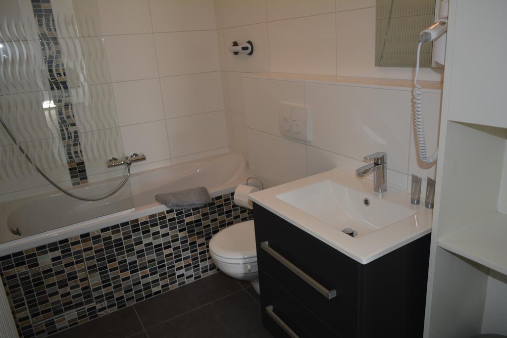 Entre Deux Pays Apartments Spa Szoba fotó